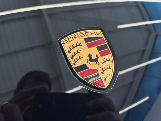 PORSCHE Taycan Photo 40
