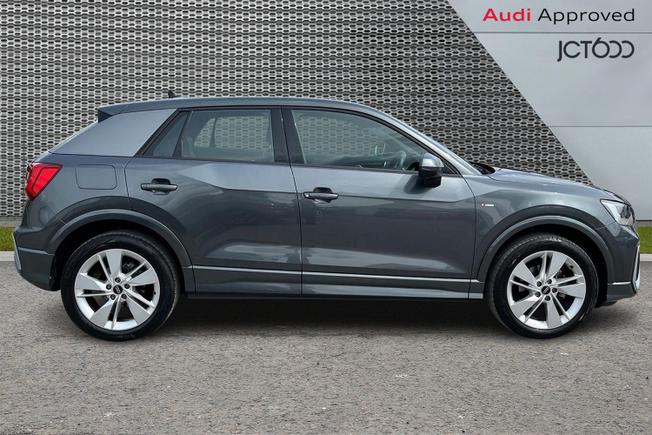 AUDI Q2 Photo 4