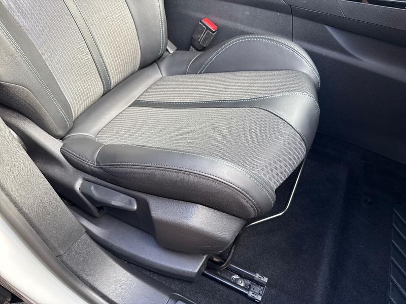 Used Peugeot 3008 EK22WWT 37
