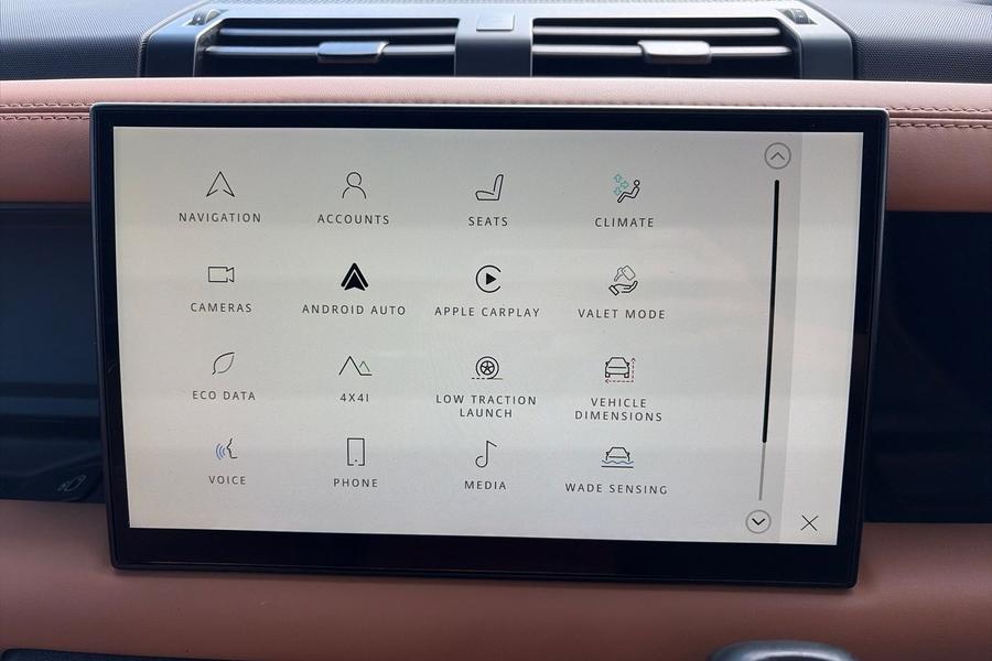Land Rover Defender 90 Photo autoimg-865bf7bcdbb541db60419bc3327fef6ff572b2c2.jpg