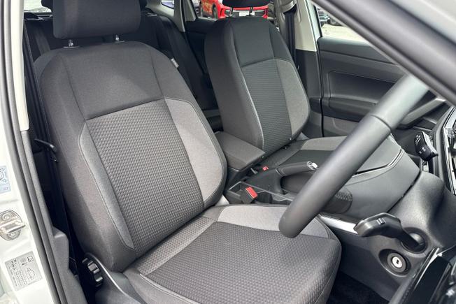 VOLKSWAGEN Polo Photo 27