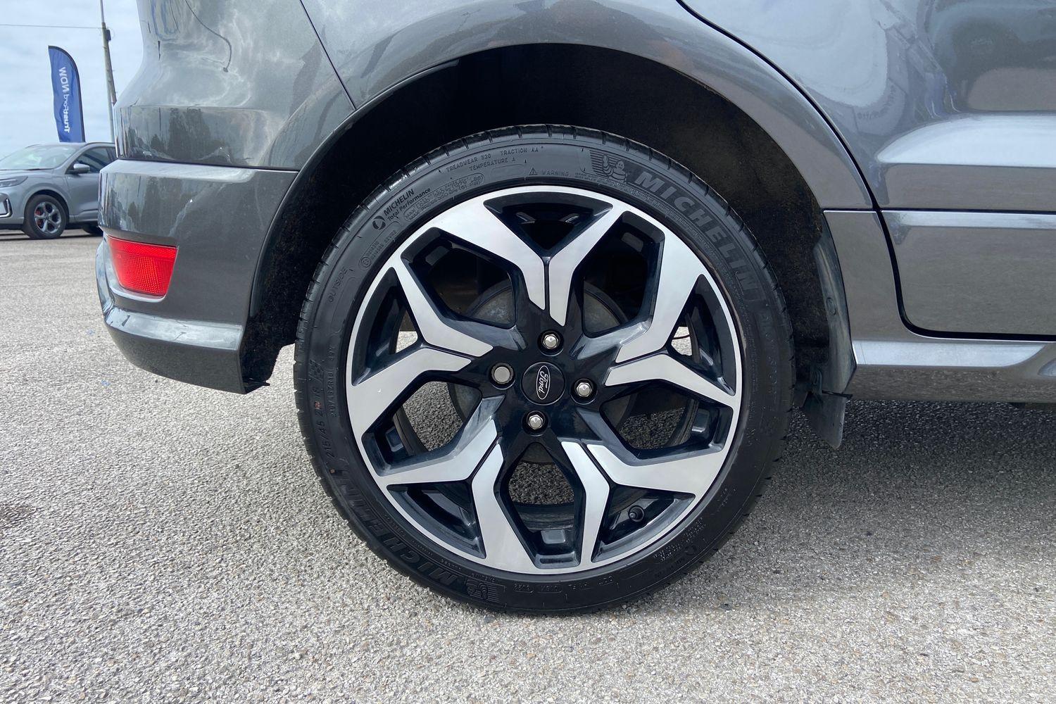Ford ECOSPORT Photo 22