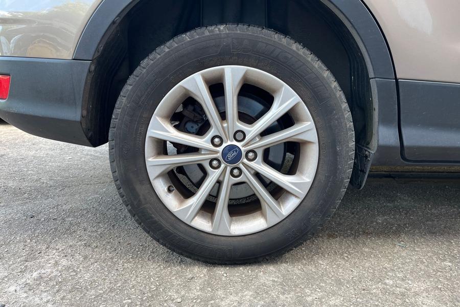 Ford KUGA Photo autoimg-866a73e1b4fac363890b1e04d562f2e9fee6eb33.jpg