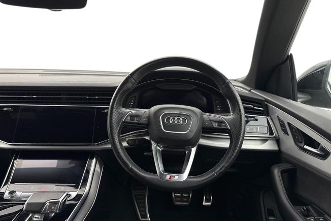 AUDI Q8 Photo 11