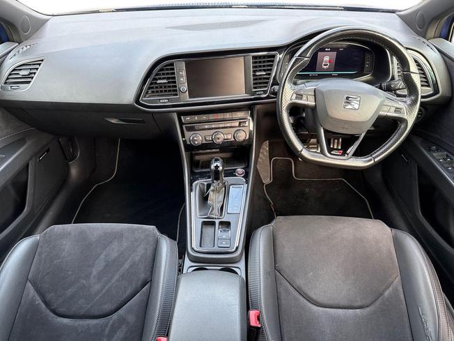 SEAT Leon Photo 10