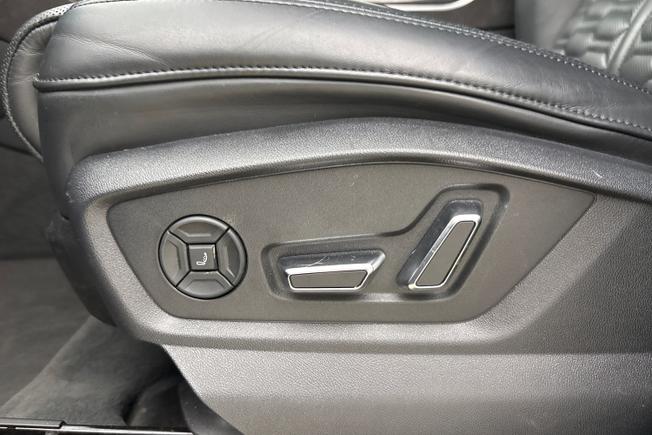 AUDI Rsq8 Photo 21