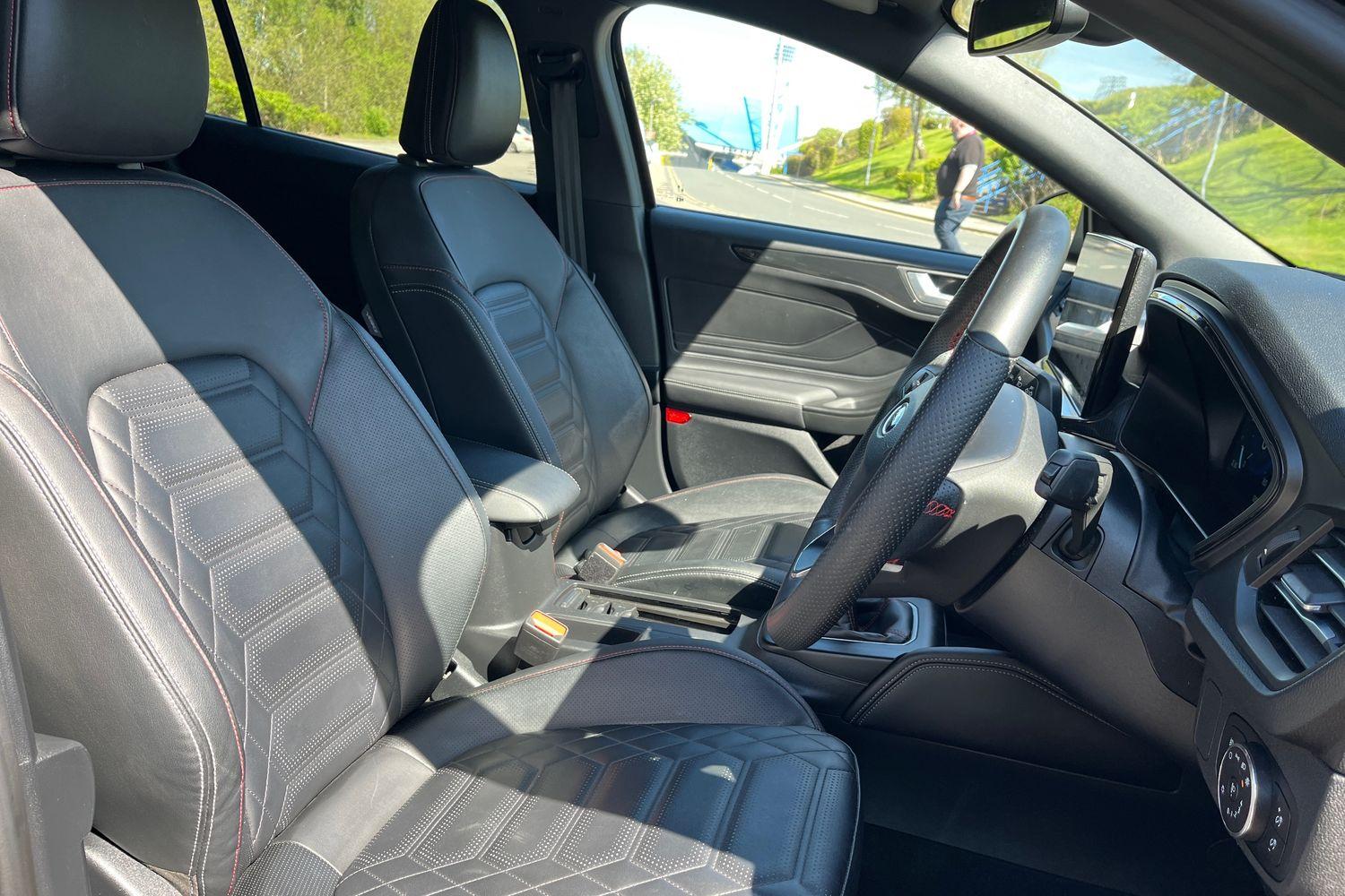 Ford FOCUS Photo 16