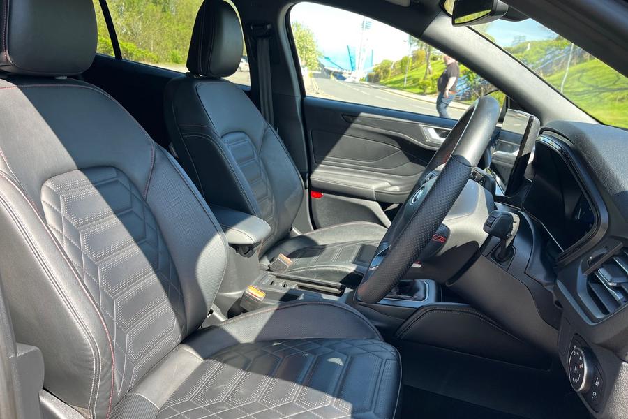 Ford FOCUS Photo autoimg-8676b53a1aec75fec727121147f83d52775676c0.jpg