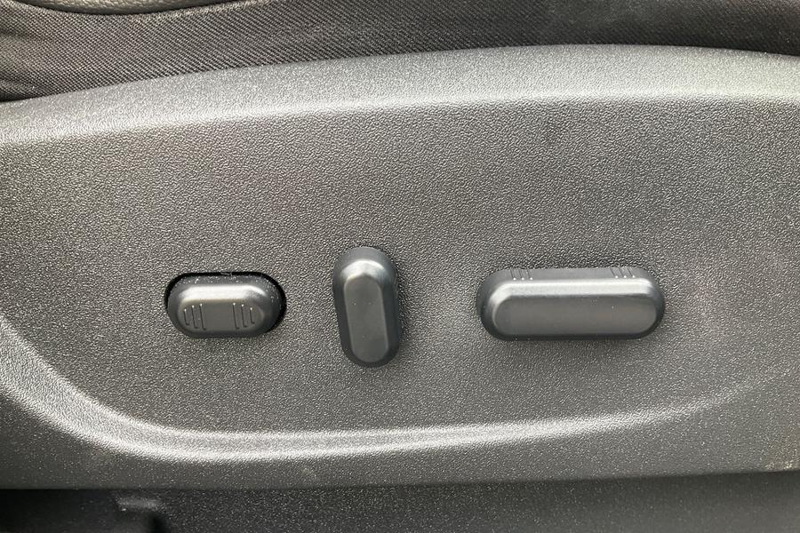 Ford KUGA Photo autoimg-8678e03133ee7be978d61f06e905e9885166c304.jpg