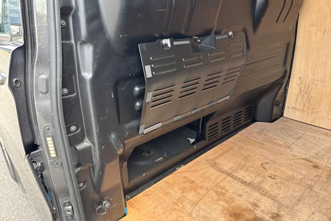 VOLKSWAGEN Transporter Photo 22