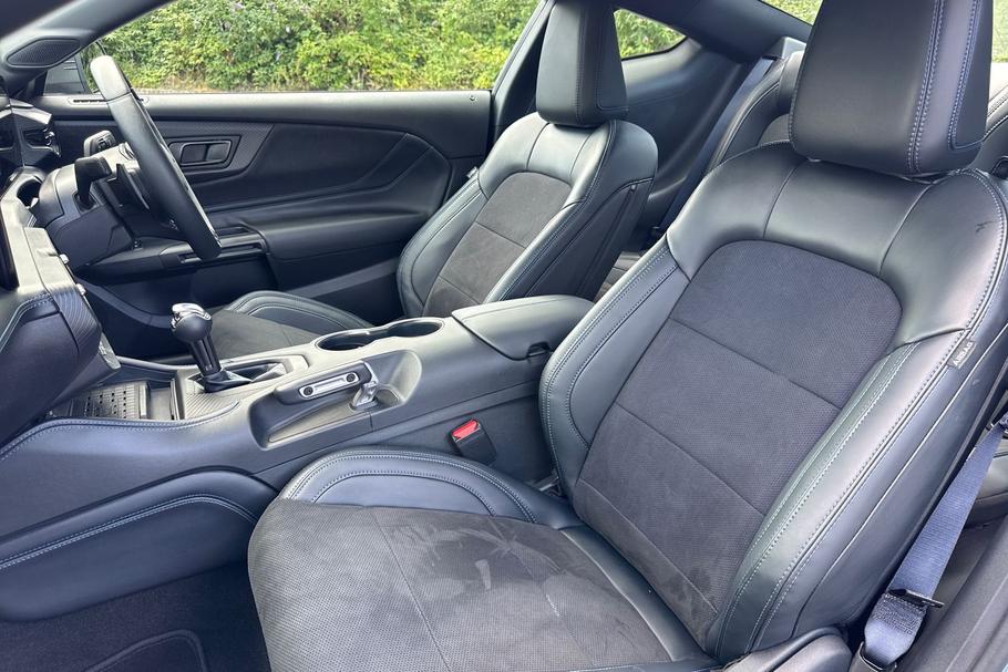 Used Ford MUSTANG 19