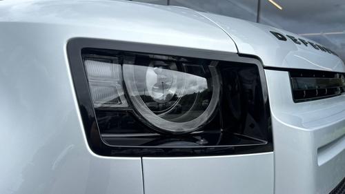 Land Rover Defender Photo autoimg-868675df00529a918dd67cc8d9c32cb731594bc6.jpg