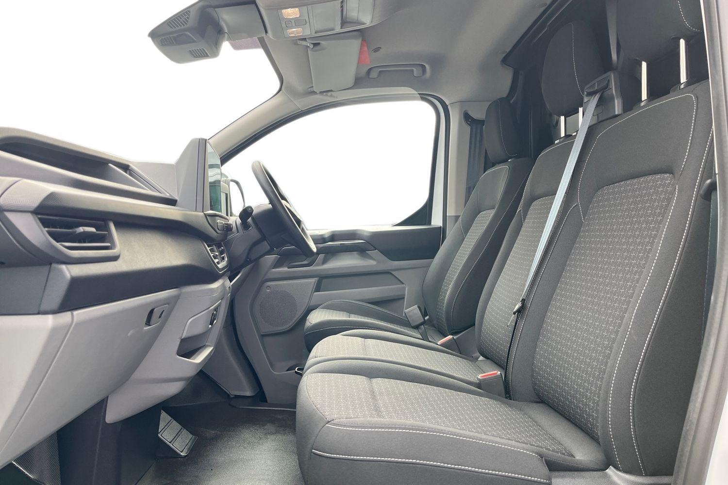 Ford E-TRANSIT CUSTOM Photo 9