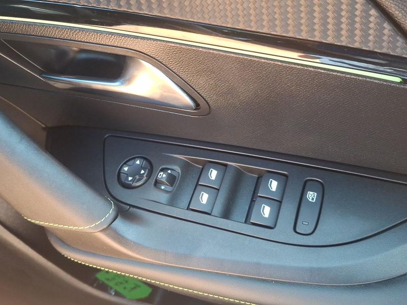Used Peugeot 2008 KV23YKF 24
