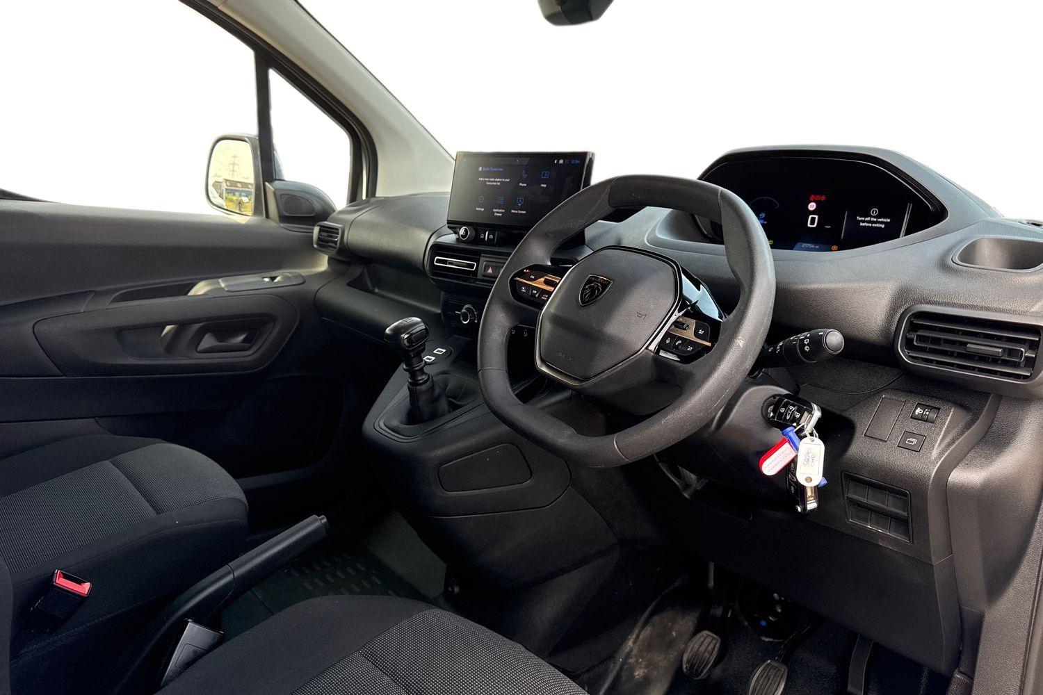 Peugeot PARTNER Photo 13