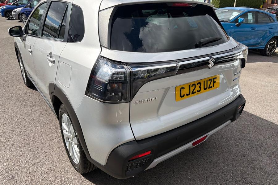 Suzuki S-Cross Photo autoimg-868e4df45d1bf14e160ae5cb43c8b2ab0b20d6c0.jpg