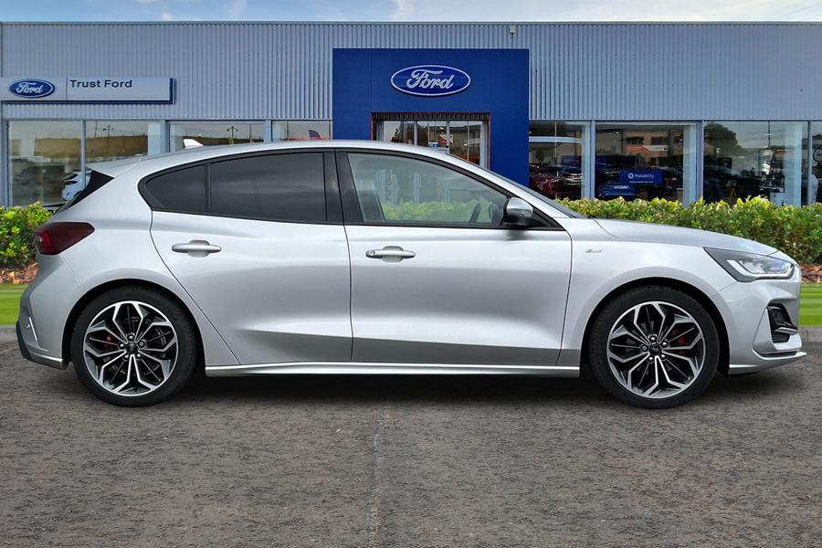Ford FOCUS Photo autoimg-868f4e0ecd96761fa00b5ebd4e83673ad6c48946.jpg
