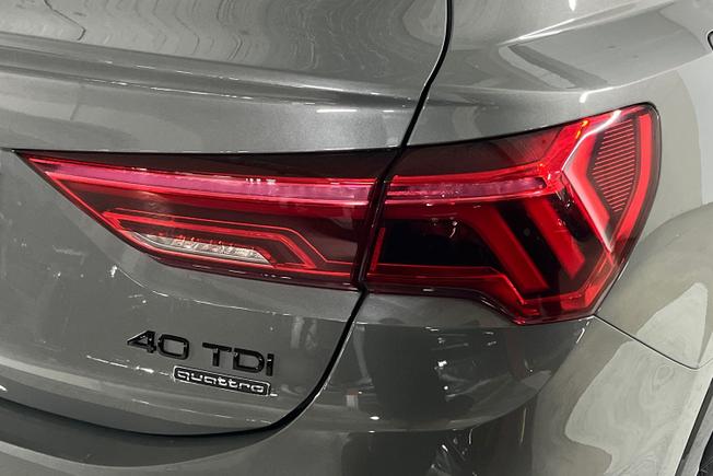 Audi Q3 Photo 18
