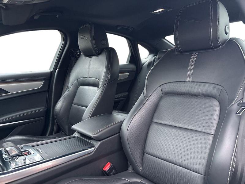 Used Jaguar XF YK21ZHJ 16