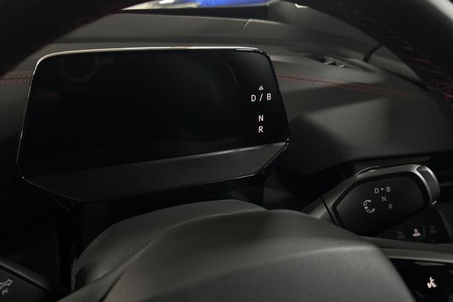 VOLKSWAGEN ID.4 Photo 15