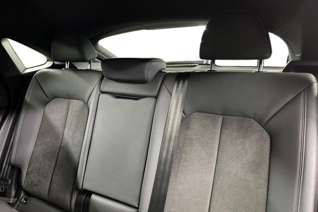 AUDI Q3 Photo 9