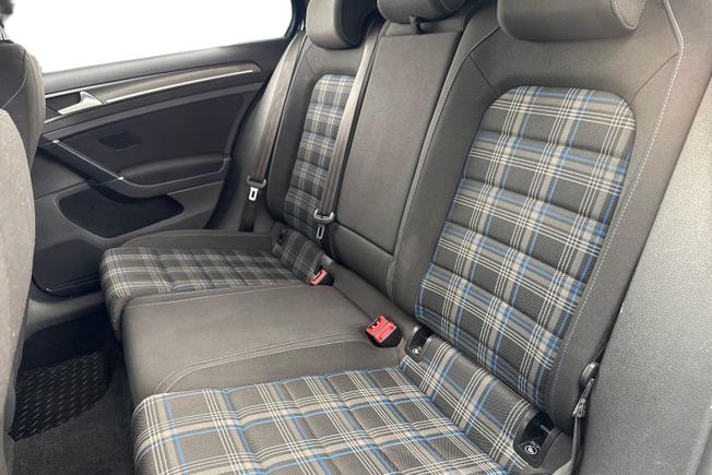 Volkswagen Golf Photo 9