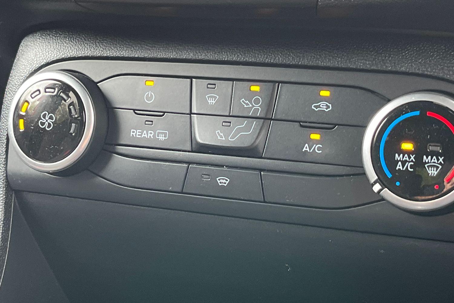 Ford Fiesta Photo 28