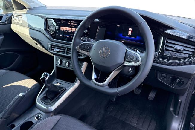 VOLKSWAGEN Taigo Photo 6