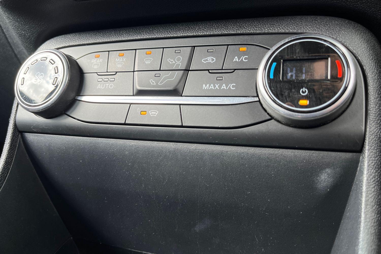 Ford Fiesta Photo 31
