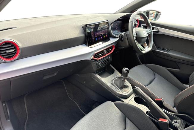 SEAT Ibiza Photo 2