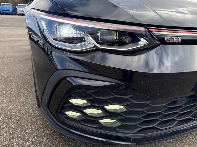 VOLKSWAGEN Golf Photo 30