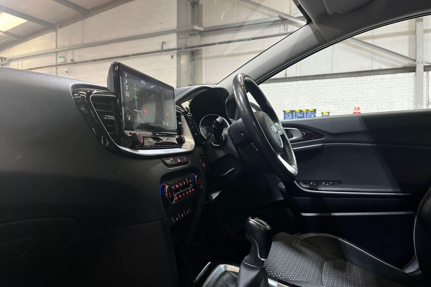 Kia XCEED Photo 17