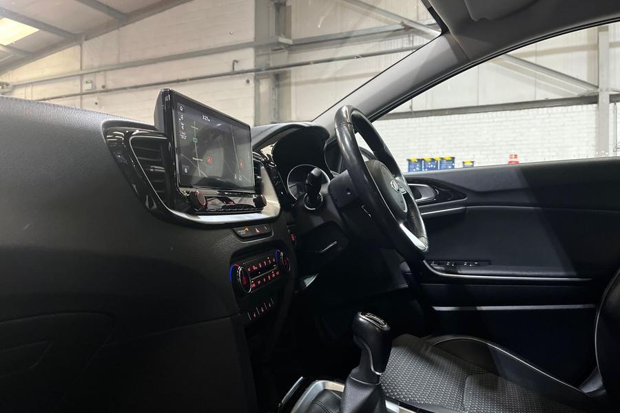 Kia XCEED Photo autoimg-86a308e45002cd63bdeedcc228a00d3e044eeb23.jpg