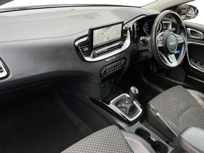 KIA Ceed Photo 2