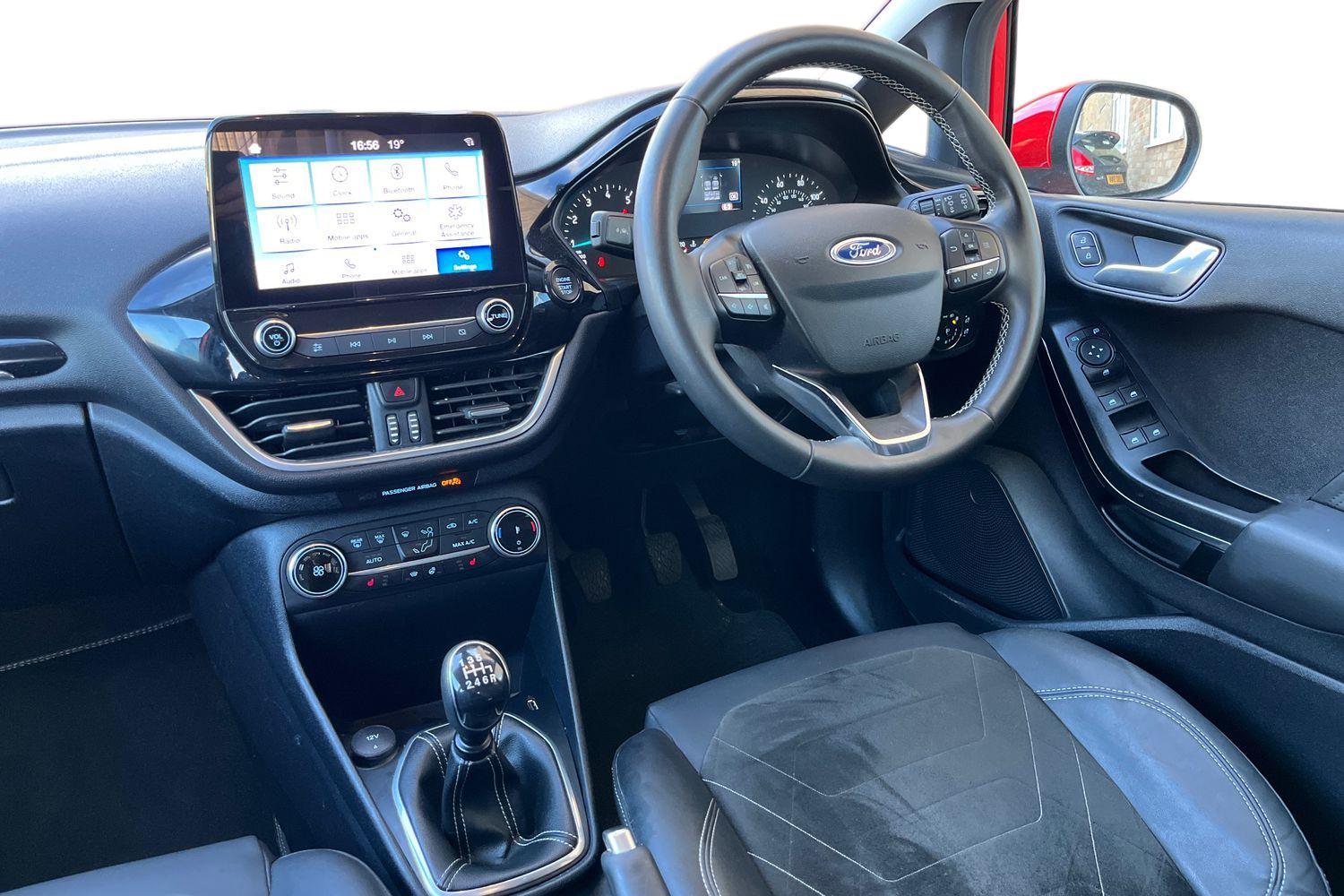 Ford FIESTA Photo 10