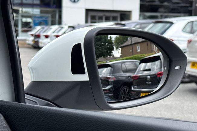 VOLKSWAGEN Golf Photo 32