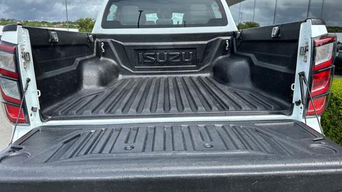 Isuzu D-Max Photo autoimg-86acf7b2349bc93ab44f1f2cecc813176403534c.jpg