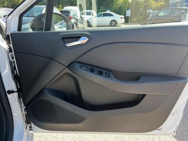 Renault Clio Photo autoimg-86b058292162c8452683dba8ccefc6e55e379c7d.jpg