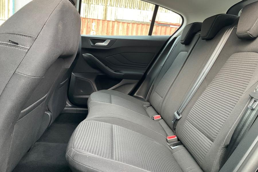 Ford Focus Photo autoimg-86b3d668d566b1f04ee004f0628dd383e6cbb987.jpg