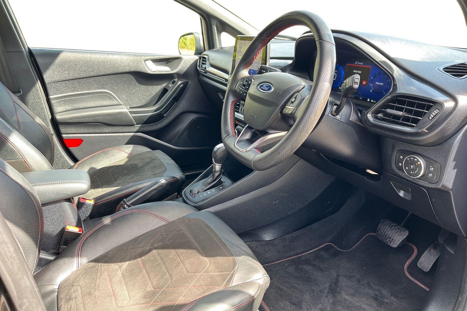 Ford FIESTA Photo 8