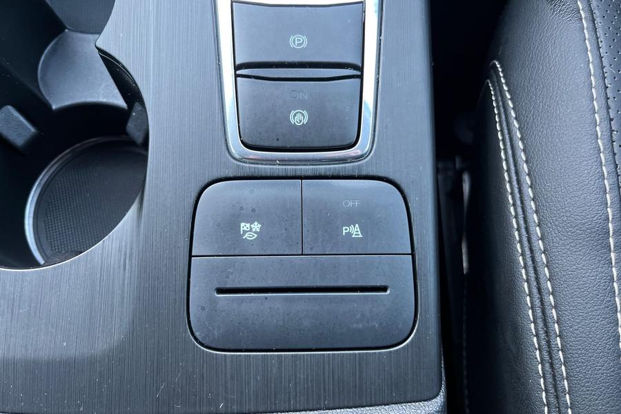 Ford Kuga Photo autoimg-86bb5e361a90692527b017dcc6d417b22b2aef56.jpg