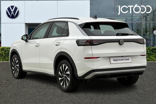 Volkswagen T-Roc Photo 3