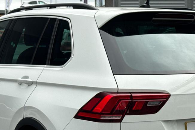 VOLKSWAGEN Tiguan Photo 49