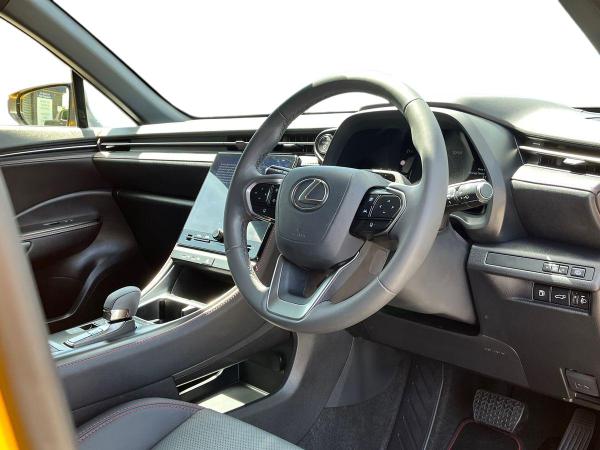 Lexus LBX Photo autoimg-86c17edb855ac82719c9316bdcd7d04e74ddef12.jpg
