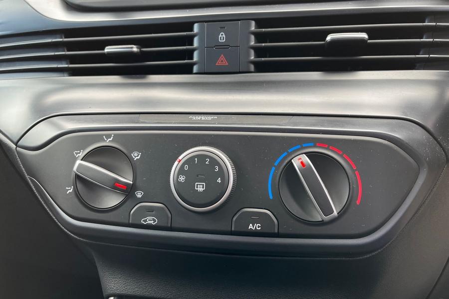 Hyundai BAYON Photo autoimg-86c7859591a37ca877a5e114b96f5845f308b815.jpg