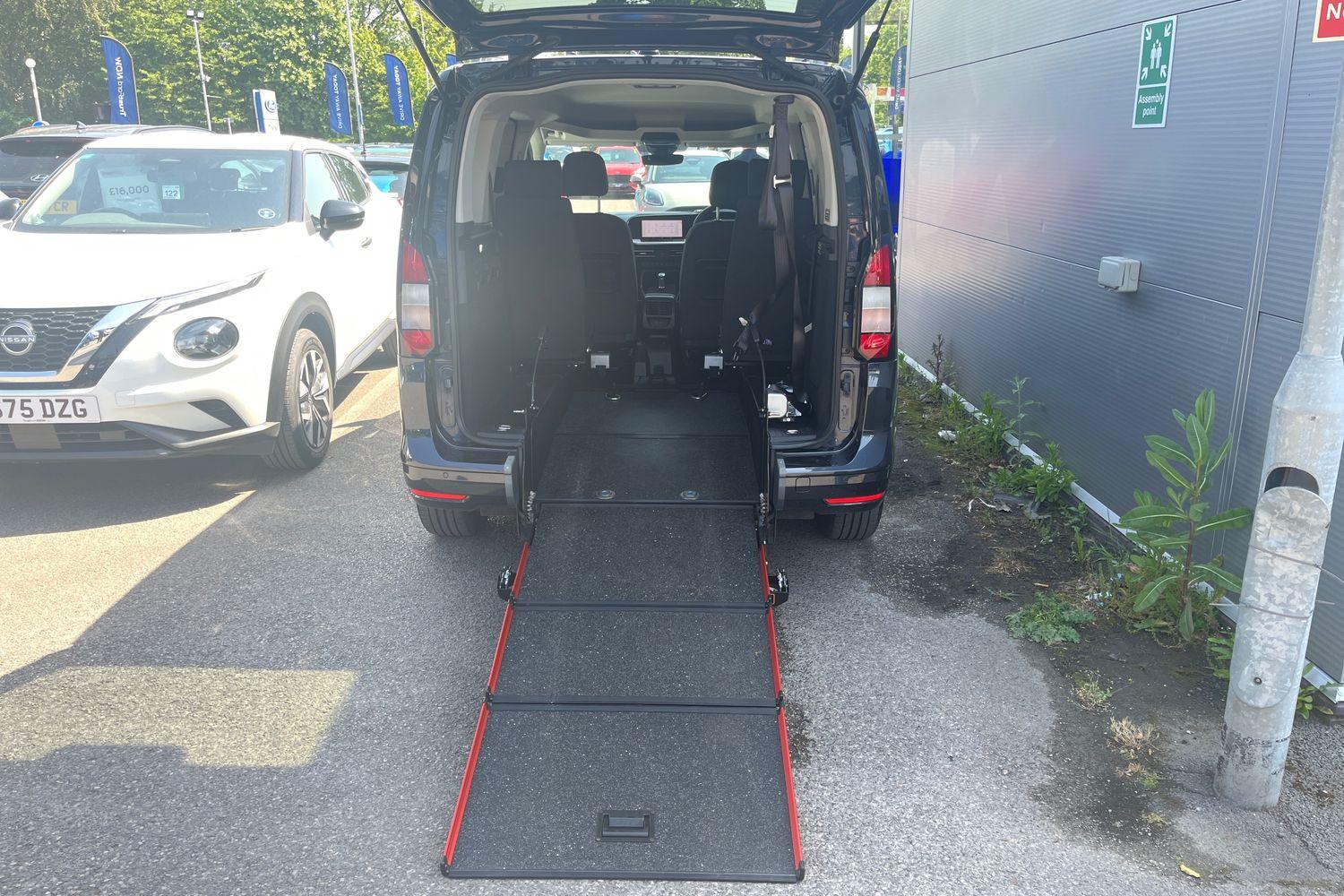 Ford TOURNEO CONNECT Photo 24