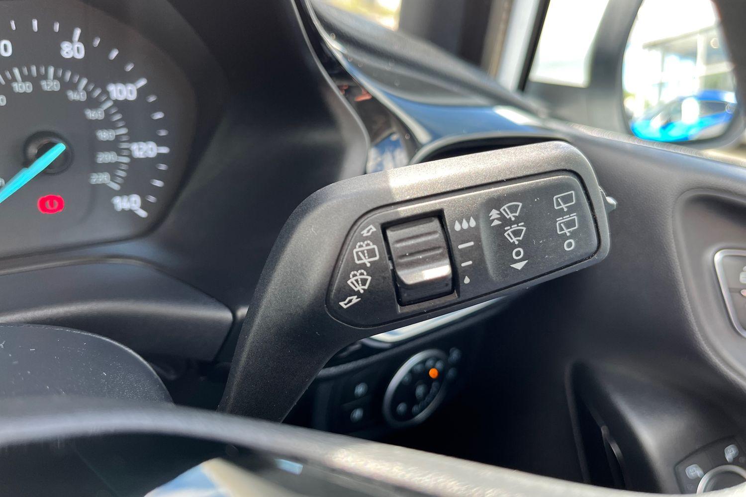 Ford FIESTA Photo 14