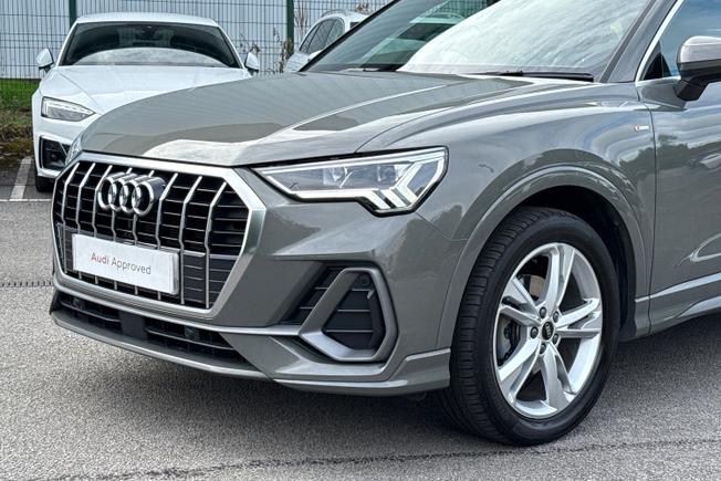 AUDI Q3 Photo 22