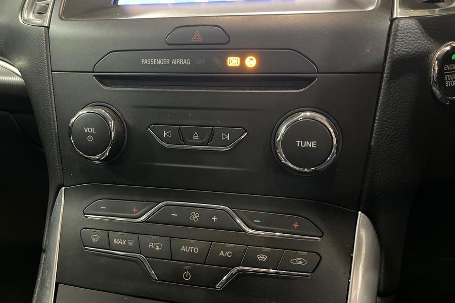 Ford GALAXY Photo autoimg-86d58d21aabdd3f756025bd0abf25e32b65d20db.jpg