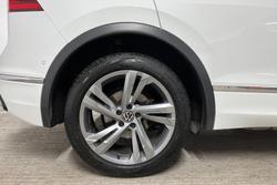 VOLKSWAGEN Tiguan Photo 5